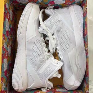 Women's Basketball Shoes